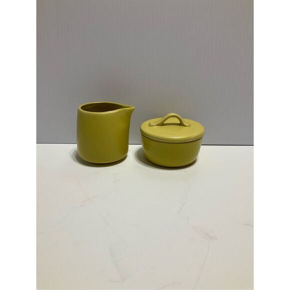 Crate & Barrel Creamer and Sugar Bowl. Signed B. Eigen. Pea green - Picture 15 of 16